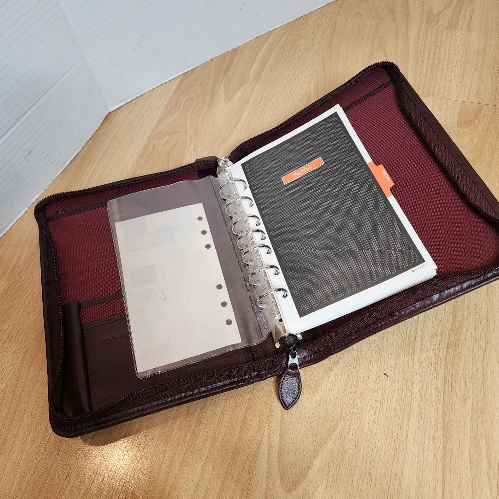 Day Timer Brown Leather Zipper Planner 7‎ Ring